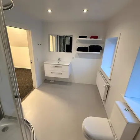 - Private Parking Villa Holsted