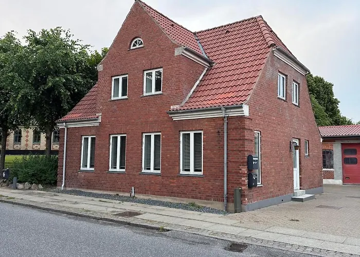 - Private Parking Holsted